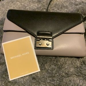michael kors wallet with strap